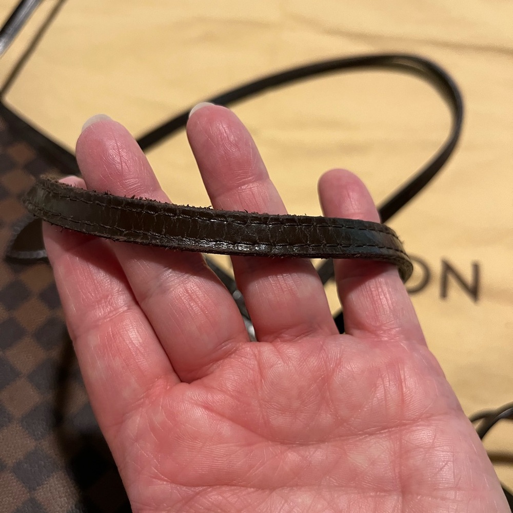 Louis Vuitton Neverfull - Picture 15 of 16
